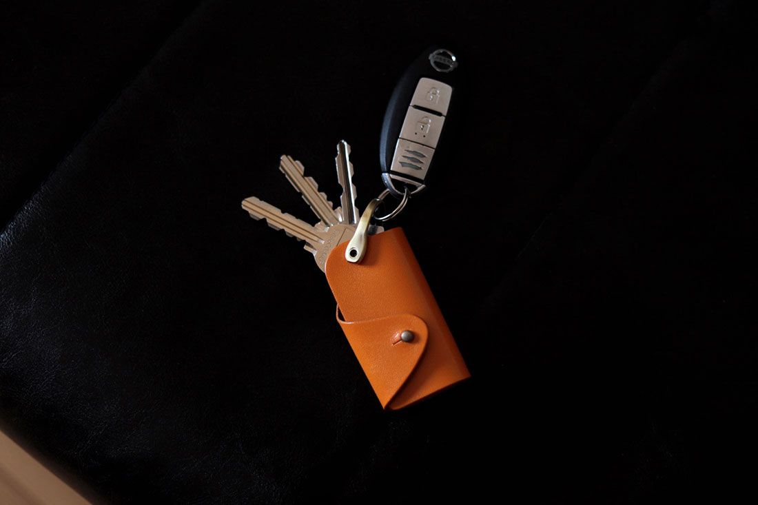 車好きのおばあちゃんにおすすめのキーケース

